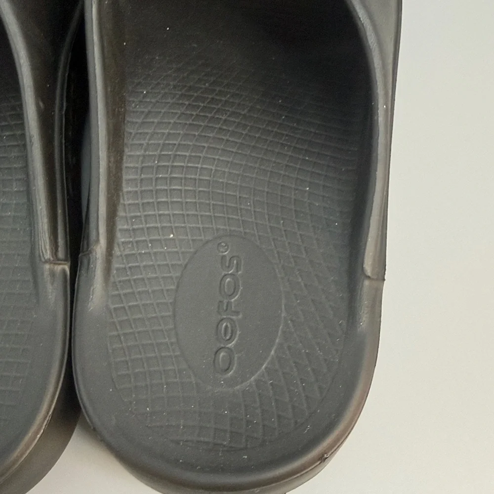 Oofos Ooahh Recovery Slide Sandal Black Men’s 7- W‎ 9 EU 40